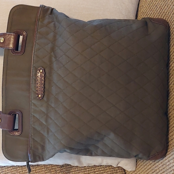 Vera Bradley Tote - Picture 3 of 17